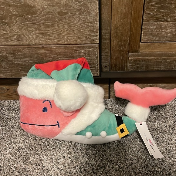 🩷NEW🩷 Vineyard Vines 🩷 Holiday Christmas Elf Santa Hat Whale Stuffed Animal, 16” - Picture 5 of 12
